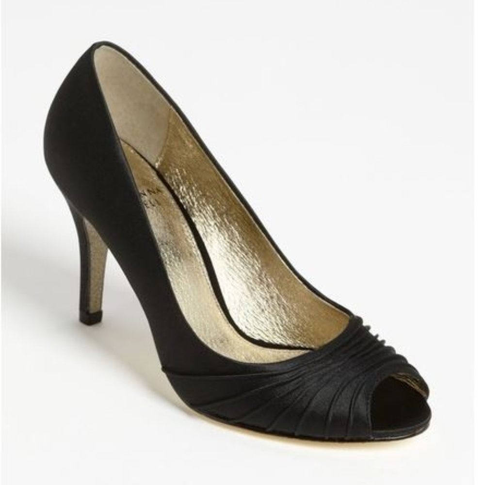 Women's Farrel Peep Toe Dress Pump - Black